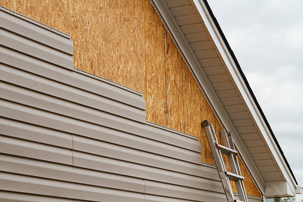 Professional Siding Installation technician working in Young America, MN